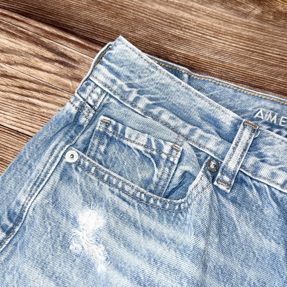 American Eagle Mom Jeans Womens Size 4 Distressed Ripped Light Wash Denim - Picture 10 of 10